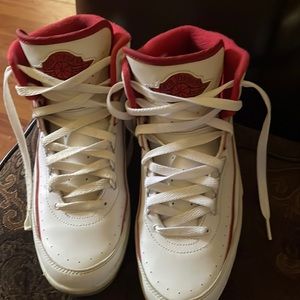 Jordan 2 Retro Chicago Home 2014 size 7Y